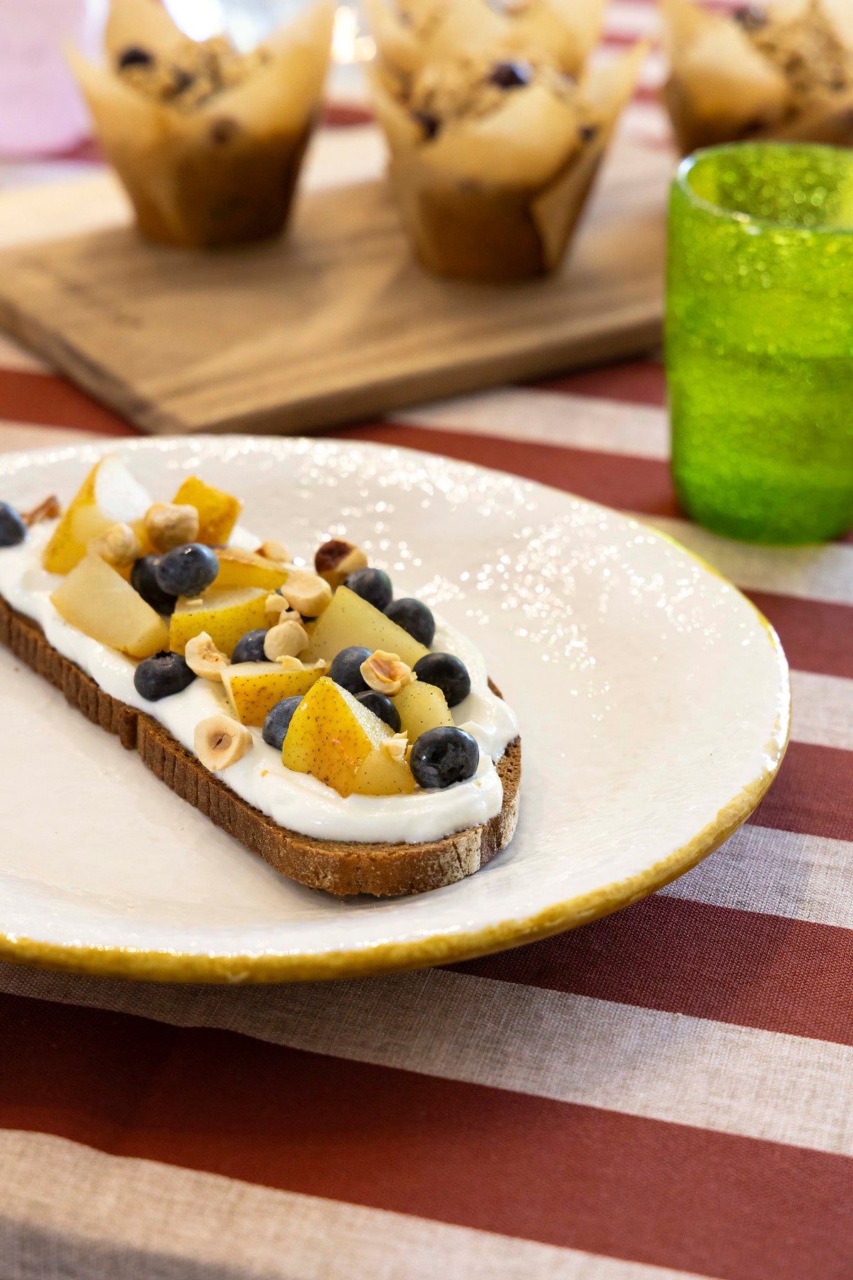 Memento Table Moon, piatto dessert Giallo corn in ceramica